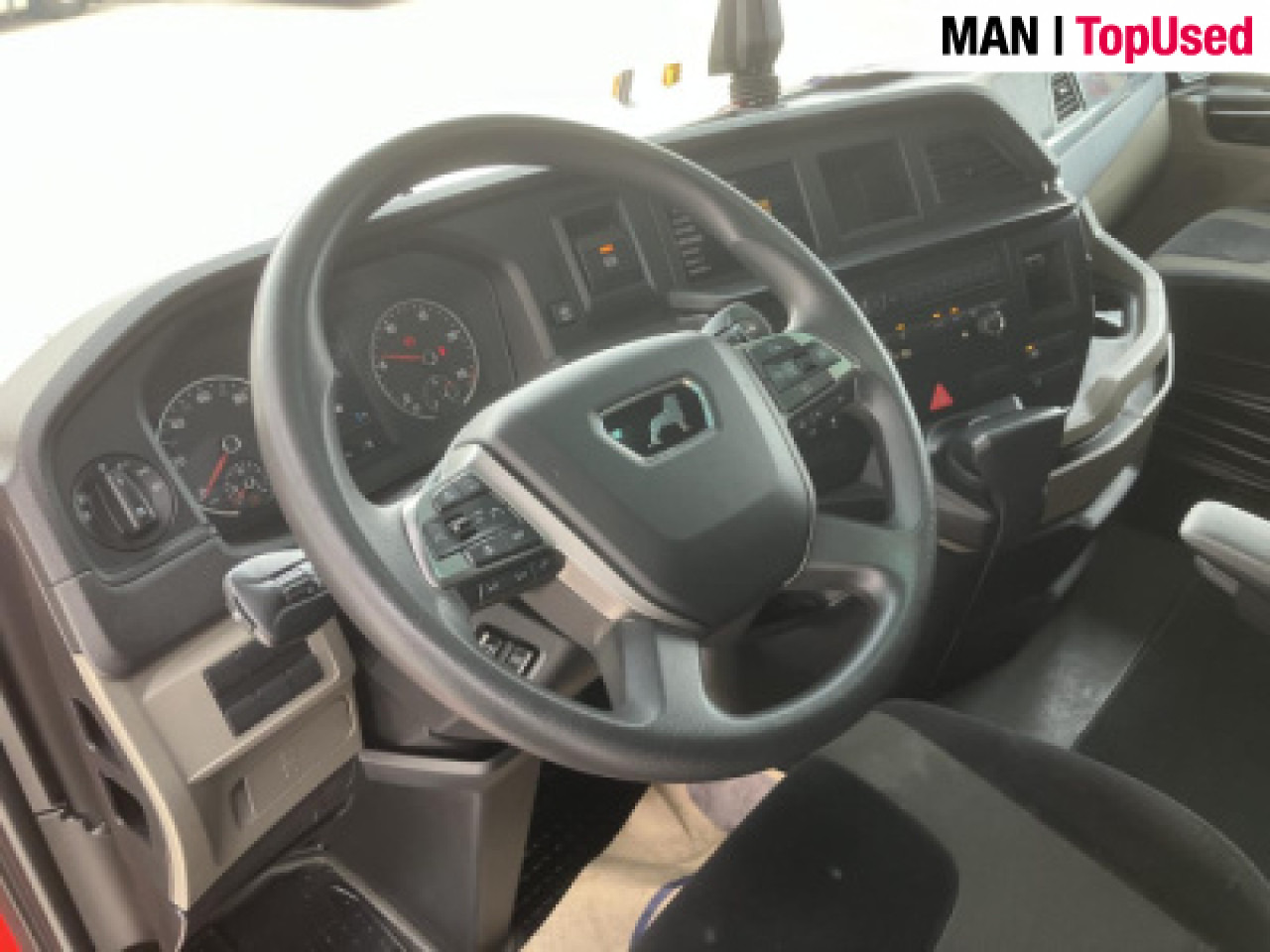 MAN TGX 18.470 4x2 BL SA - Nyergesvontató: 2 kép. MAN TGX 18.470 4x2 BL SA - Nyergesvontató: 2 kép.