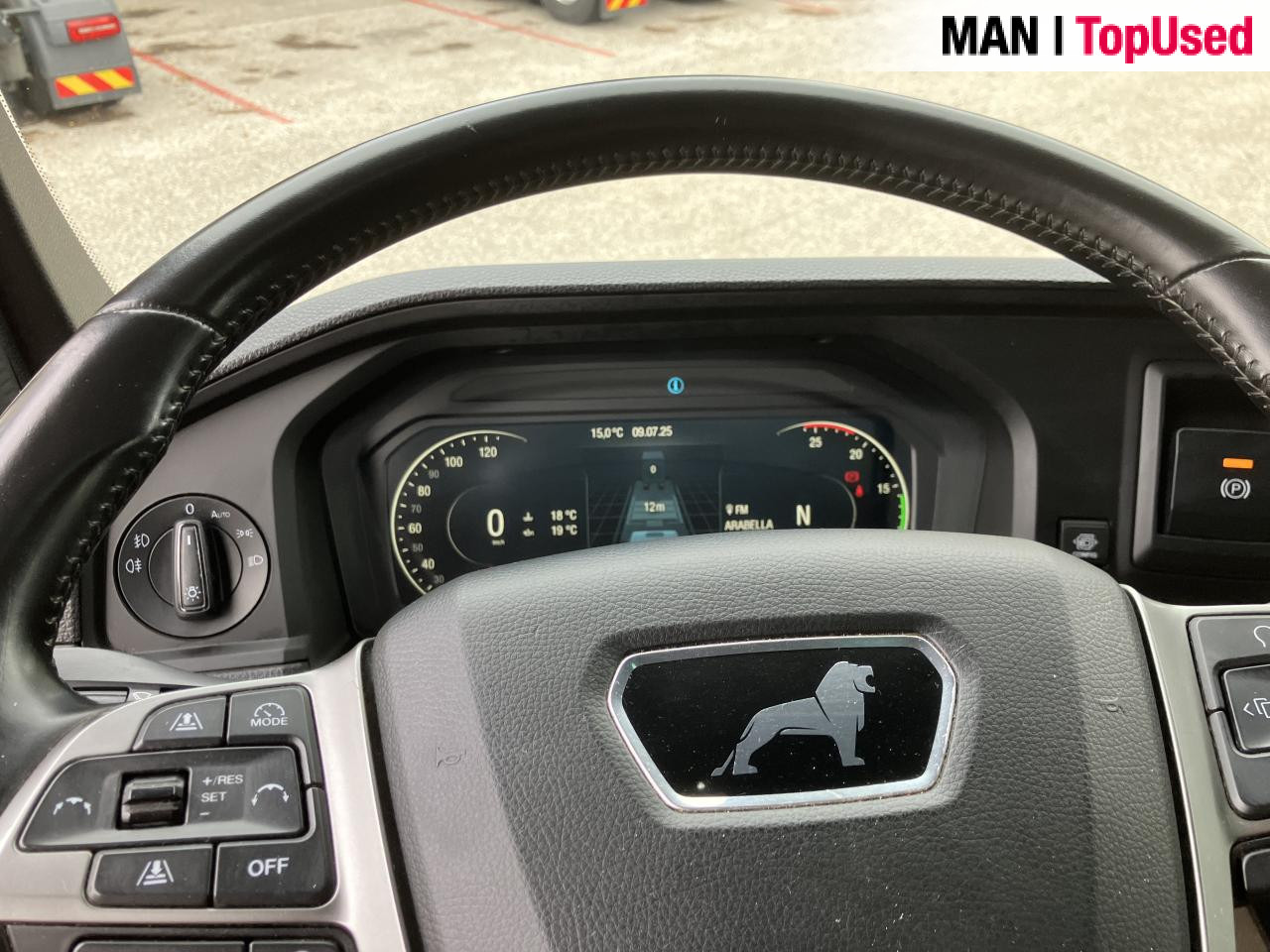 MAN TGX 18.470 4x2 BL SA - Nyergesvontató: 2 kép. MAN TGX 18.470 4x2 BL SA - Nyergesvontató: 2 kép.