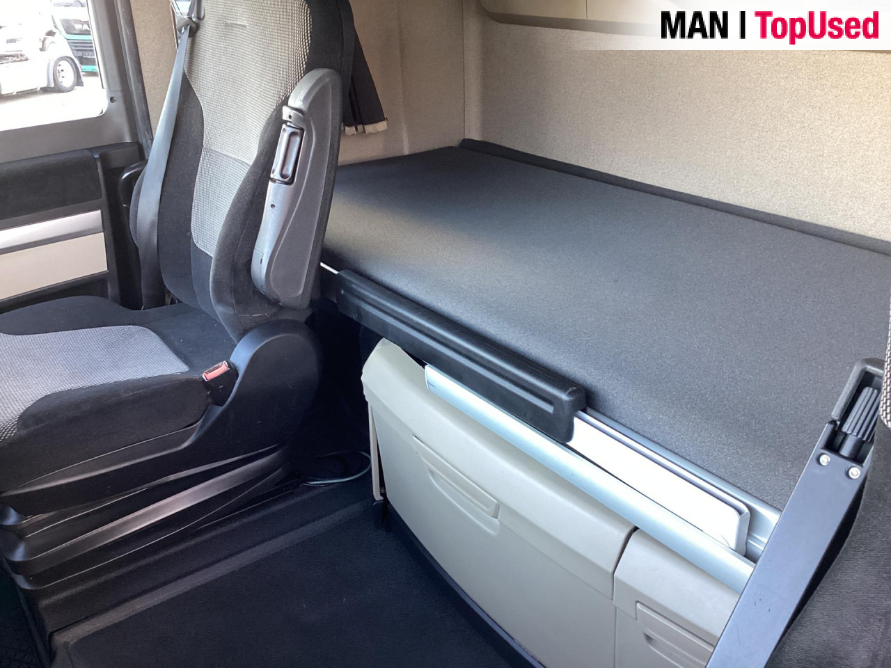 MAN TGX 18.500 4X2 BLS - Nyergesvontató: 4 kép. MAN TGX 18.500 4X2 BLS - Nyergesvontató: 4 kép.