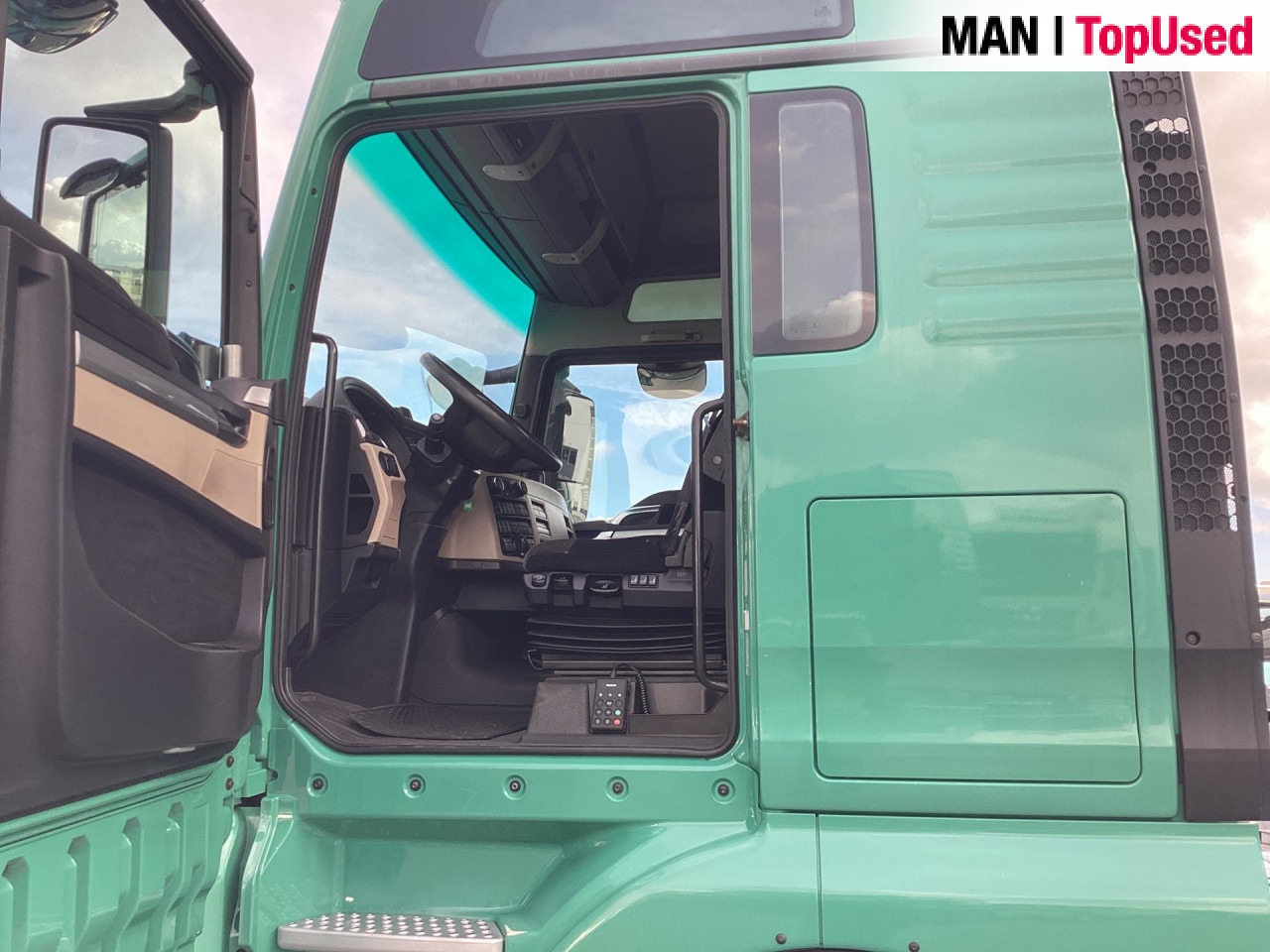 MAN TGX 18.510 4X2 BLS - Nyergesvontató: 2 kép. MAN TGX 18.510 4X2 BLS - Nyergesvontató: 2 kép.