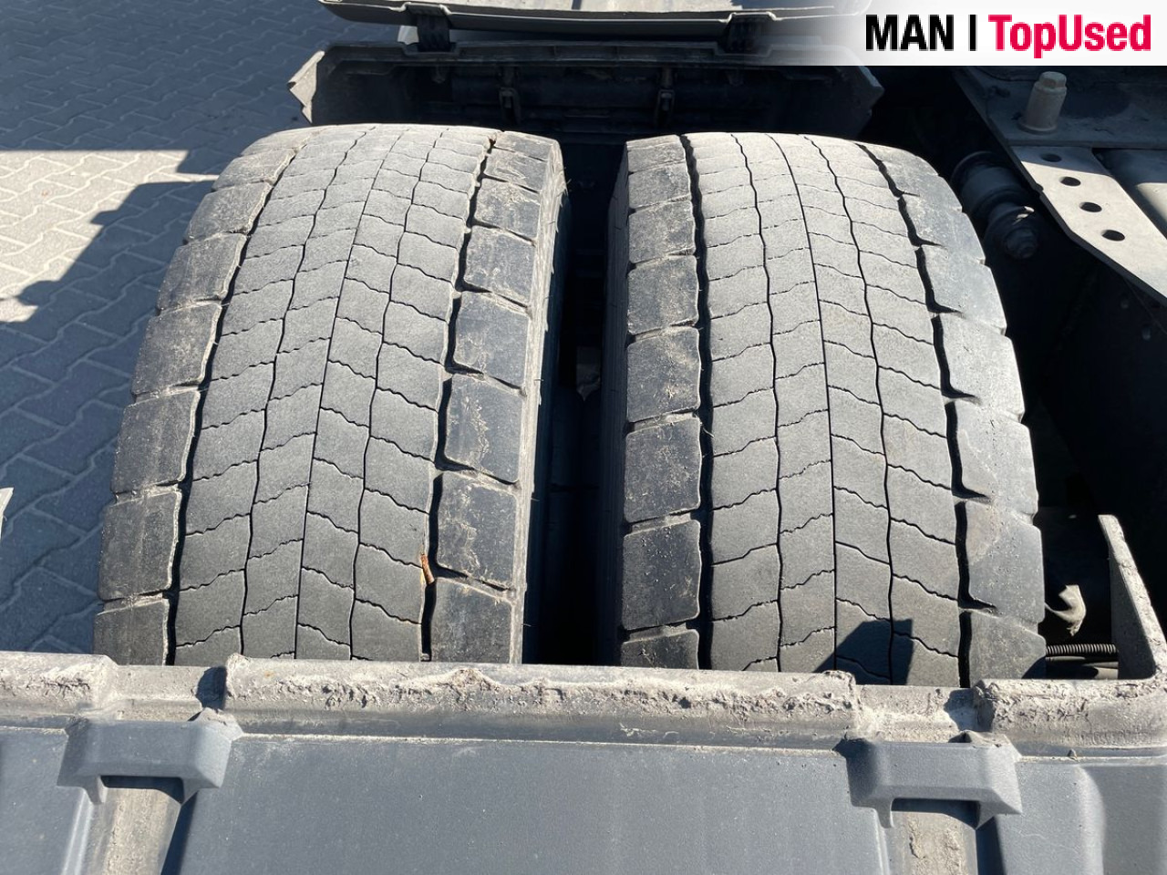 MAN TGX 18.510 4x2 BL SA - Nyergesvontató: 3 kép. MAN TGX 18.510 4x2 BL SA - Nyergesvontató: 3 kép.