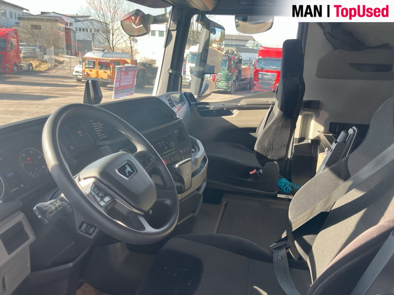 MAN TGX 18.510 4x2 BL SA - Nyergesvontató: 2 kép. MAN TGX 18.510 4x2 BL SA - Nyergesvontató: 2 kép.
