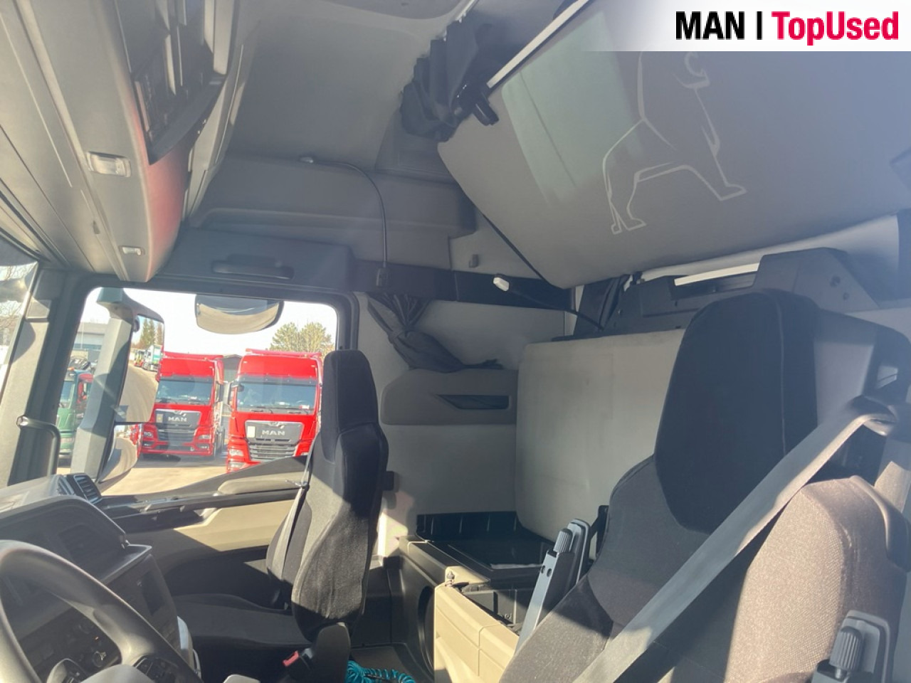 MAN TGX 18.510 4x2 BL SA - Nyergesvontató: 4 kép. MAN TGX 18.510 4x2 BL SA - Nyergesvontató: 4 kép.