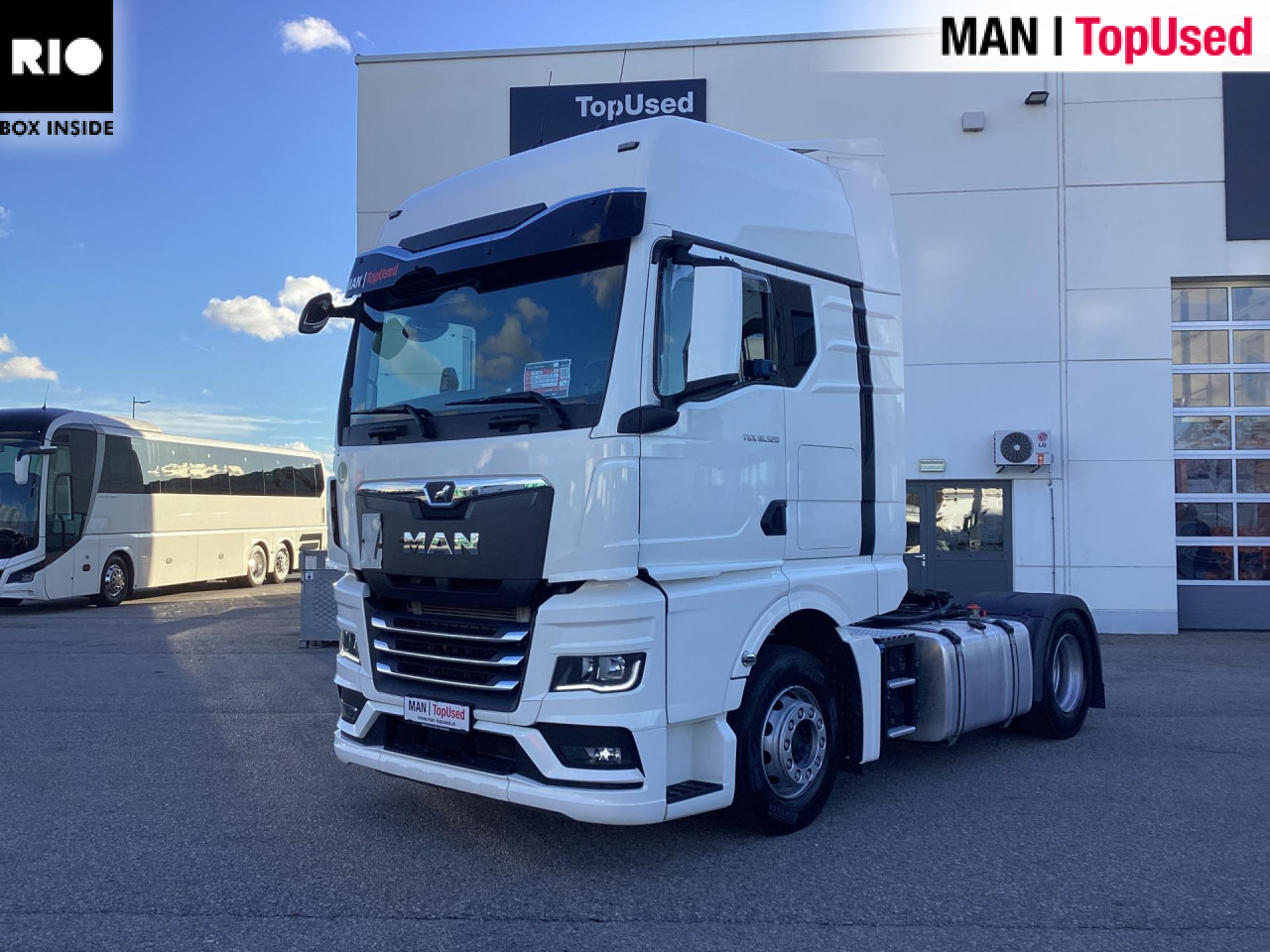 MAN TGX 18.520 4x2 BL SA - Nyergesvontató: 1 kép. MAN TGX 18.520 4x2 BL SA - Nyergesvontató: 1 kép.