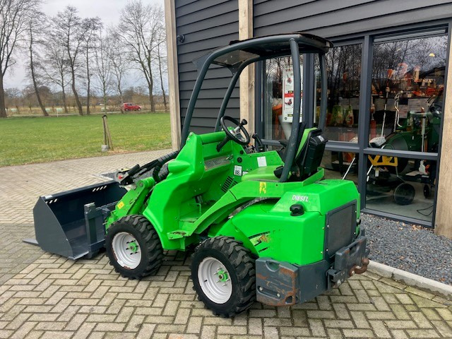AVANT 420 loader - Derékcsuklós rakodó: 4 kép. AVANT 420 loader - Derékcsuklós rakodó: 4 kép.