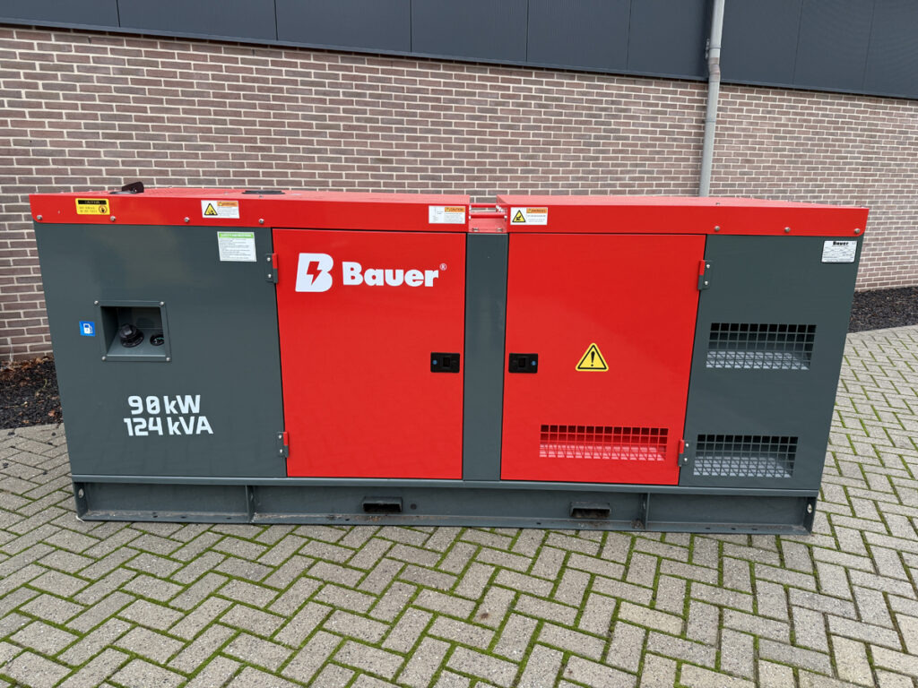 BAUER 124 KVA - Áramfejlesztő: 1 kép. BAUER 124 KVA - Áramfejlesztő: 1 kép.