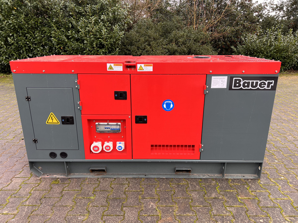BAUER GFS 50 kW generator 62.5 KVA - Áramfejlesztő: 1 kép. BAUER GFS 50 kW generator 62.5 KVA - Áramfejlesztő: 1 kép.
