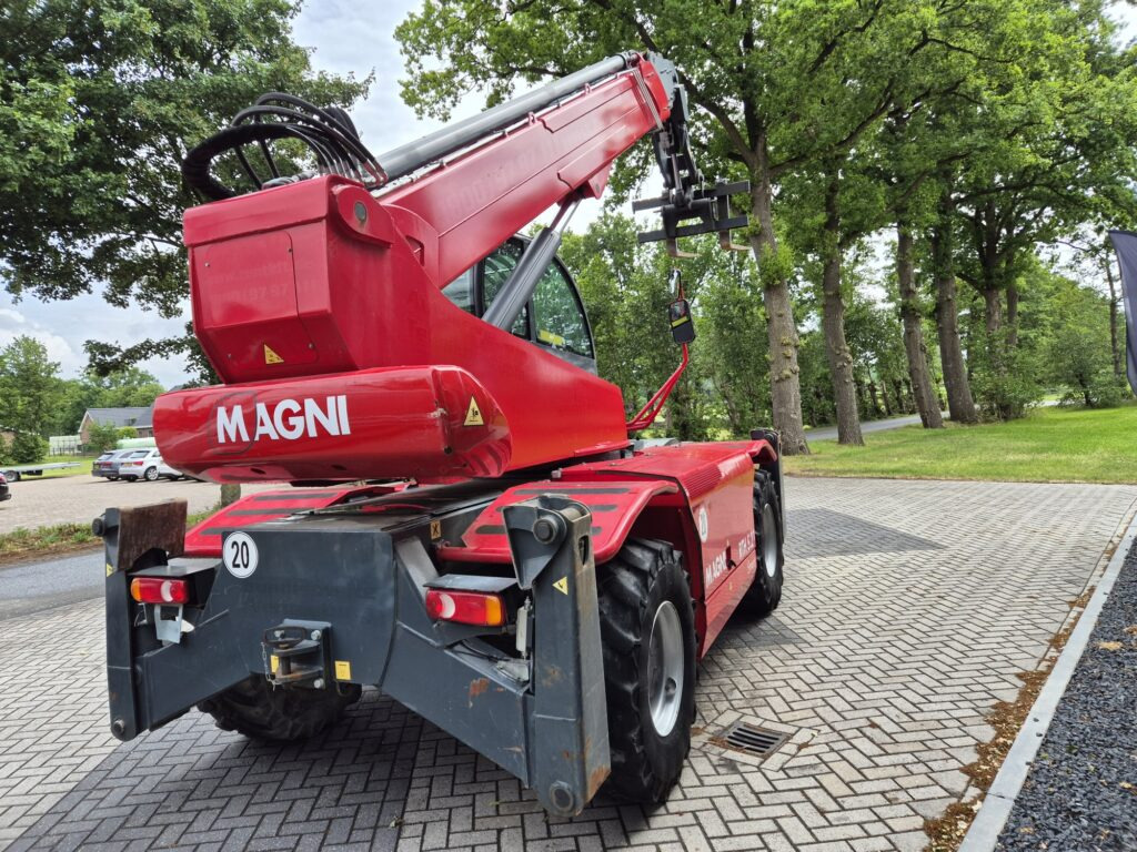 MAGNI RTH 5.21 Smart – D/C - Teleszkópos rakodó: 5 kép. MAGNI RTH 5.21 Smart – D/C - Teleszkópos rakodó: 5 kép.