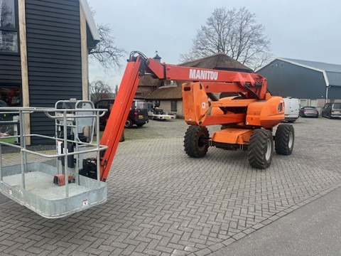 MANITOU AJT 200 articulated boomlift - Emelő: 2 kép. MANITOU AJT 200 articulated boomlift - Emelő: 2 kép.