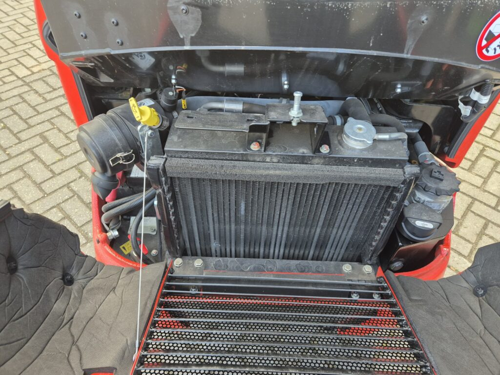 MANITOU MLA 2-25H miniloader - Derékcsuklós rakodó: 5 kép. MANITOU MLA 2-25H miniloader - Derékcsuklós rakodó: 5 kép.