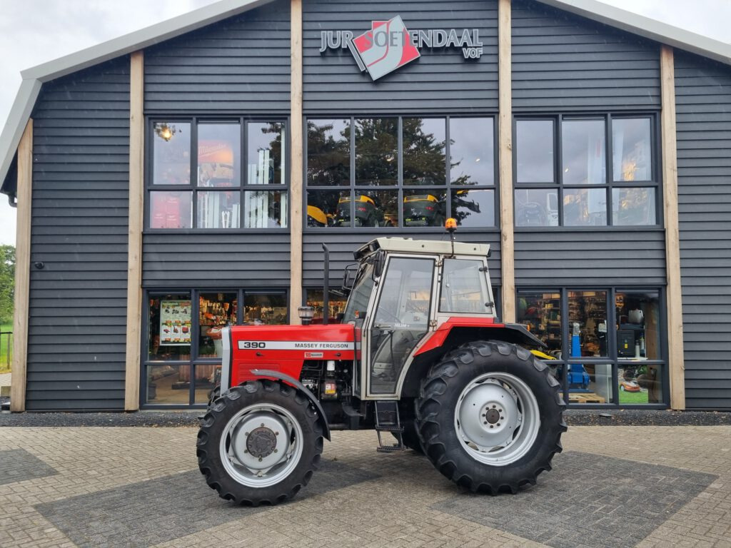 MASSEY FERGUSON 390 - Traktor: 1 kép. MASSEY FERGUSON 390 - Traktor: 1 kép.