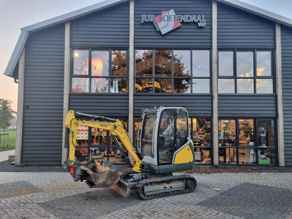 WACKER NEUSON ET24 minidigger - Minikotró: 1 kép. WACKER NEUSON ET24 minidigger - Minikotró: 1 kép.