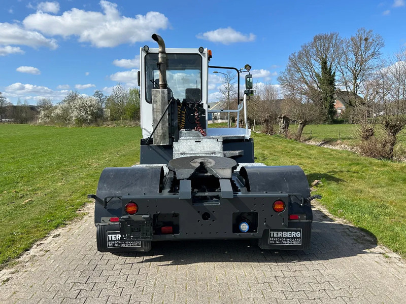 Terberg YT 182 TERBERG | MEGA | CLIMA | LOW HOURS | NEW ENGINE - Terminál targoncá: 4 kép. Terberg YT 182 TERBERG | MEGA | CLIMA | LOW HOURS | NEW ENGINE - Terminál targoncá: 4 kép.