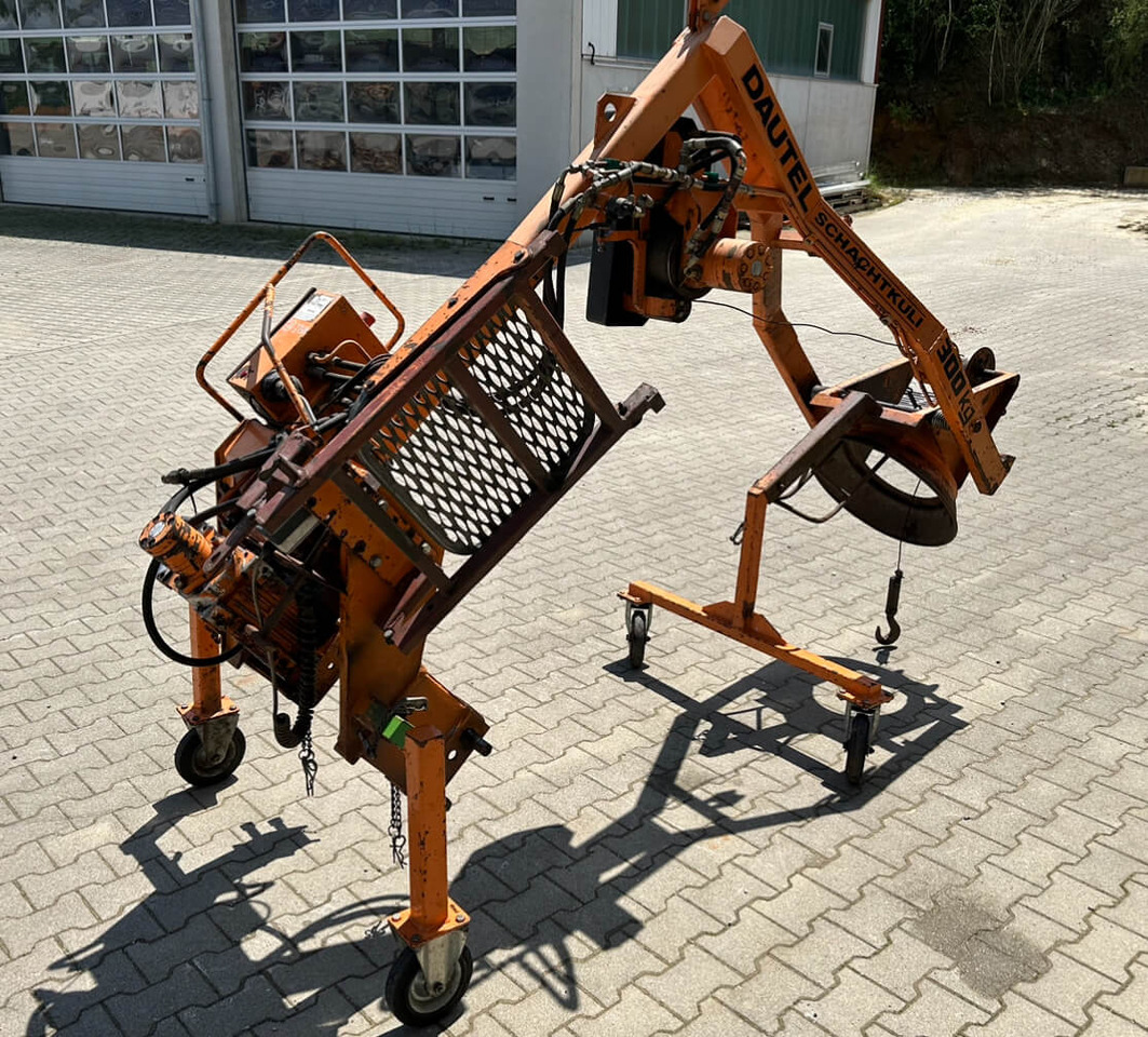 Unimog Schachtgulliheber DAUTEL H2700N - Adapterek: 4 kép. Unimog Schachtgulliheber DAUTEL H2700N - Adapterek: 4 kép.