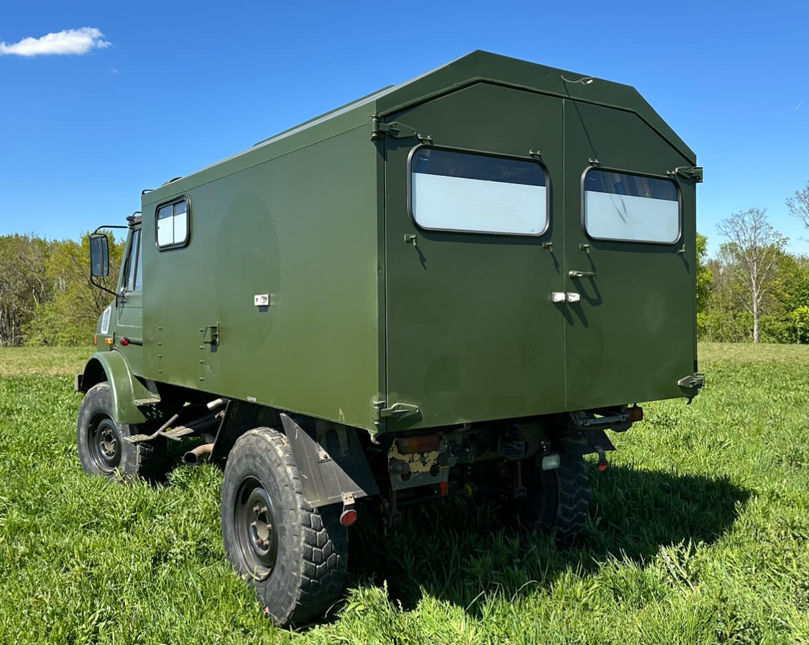 Unimog 1300L - U1300L 435 44760 Mercedes Benz 435 - Többcélú/ Speciális jármű: 3 kép. Unimog 1300L - U1300L 435 44760 Mercedes Benz 435 - Többcélú/ Speciális jármű: 3 kép.