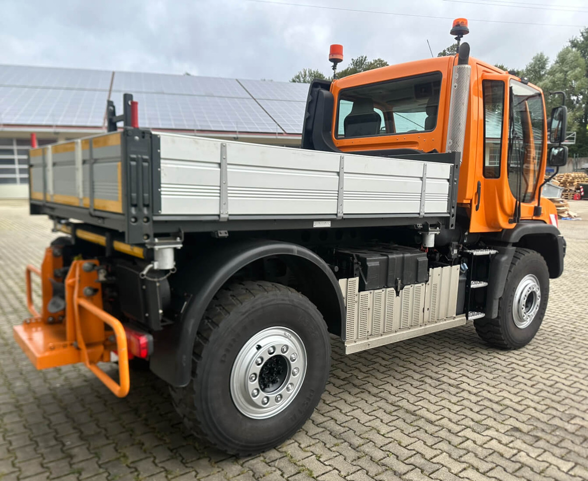 Unimog 530 - U530 405 44301 Mercedes Benz 405 - Többcélú/ Speciális jármű: 5 kép. Unimog 530 - U530 405 44301 Mercedes Benz 405 - Többcélú/ Speciális jármű: 5 kép.