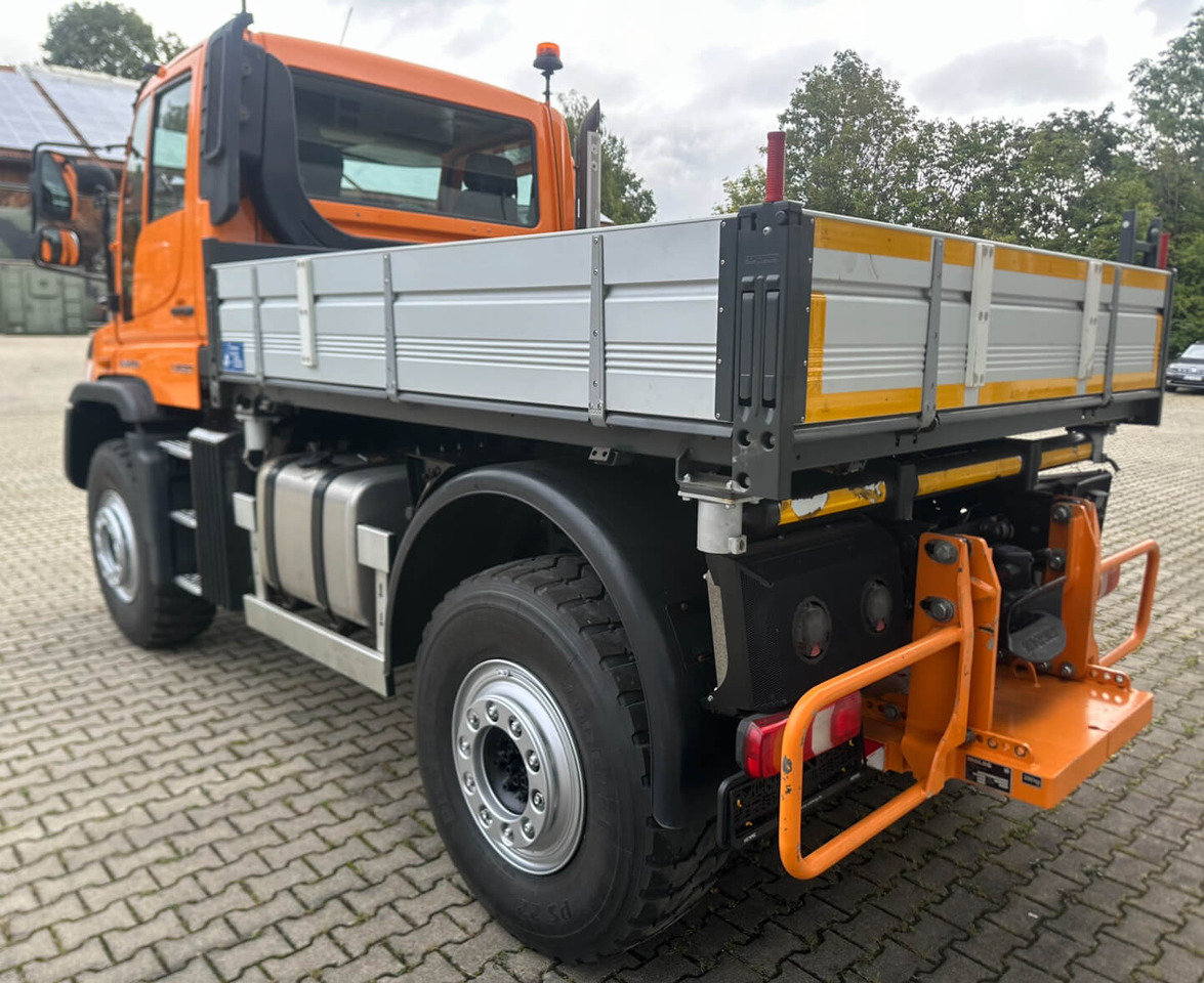 Unimog 530 - U530 405 44301 Mercedes Benz 405 - Többcélú/ Speciális jármű: 3 kép. Unimog 530 - U530 405 44301 Mercedes Benz 405 - Többcélú/ Speciális jármű: 3 kép.