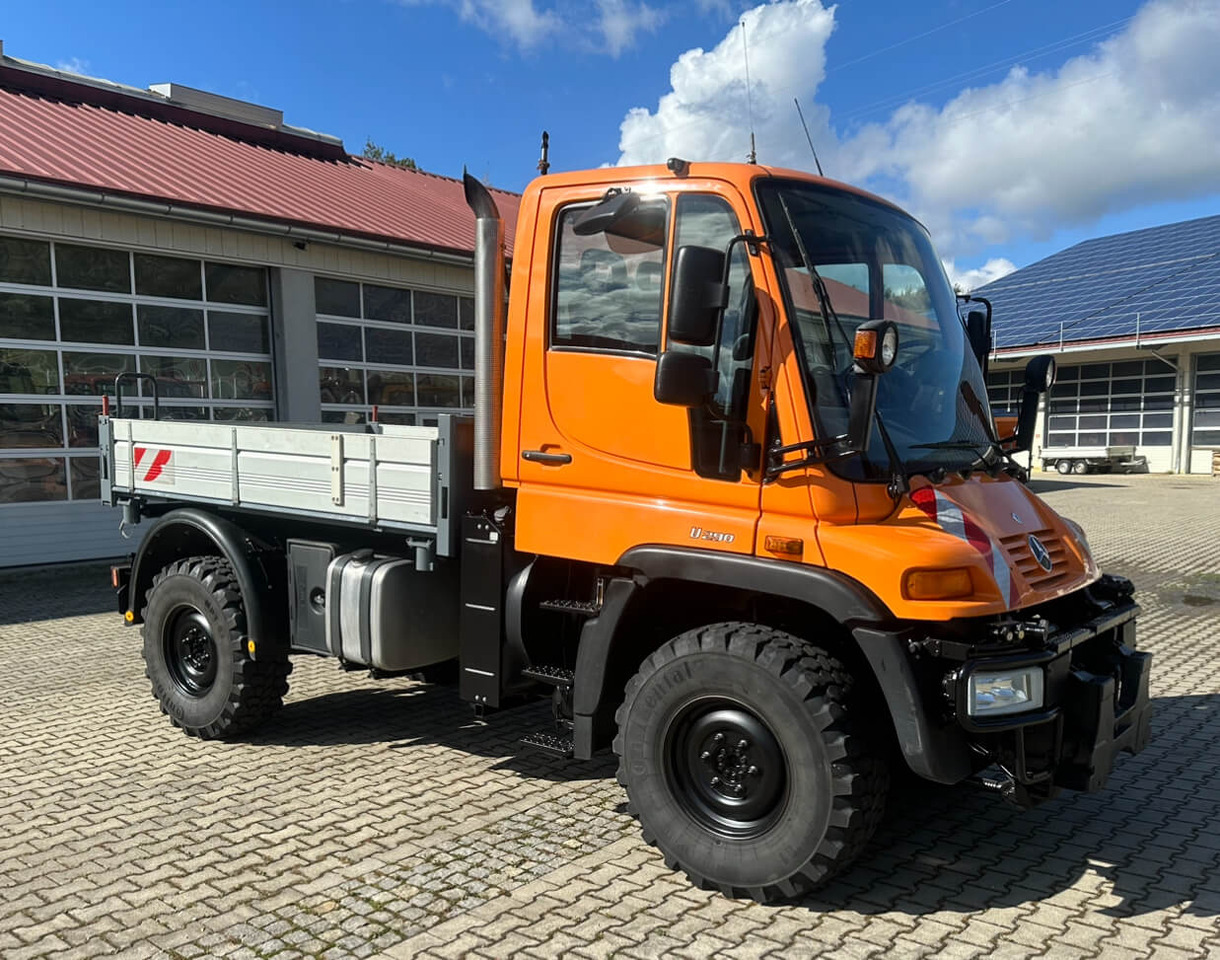 Unimog 290 - U290 405 11347 Mercedes Benz 405 - Billenőplatós teherautó: 2 kép. Unimog 290 - U290 405 11347 Mercedes Benz 405 - Billenőplatós teherautó: 2 kép.