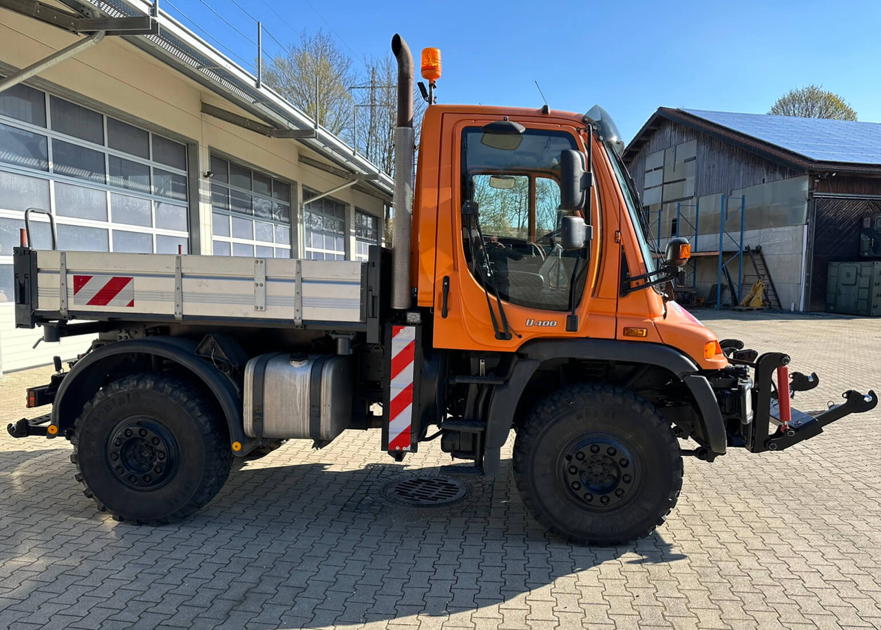 Billenőplatós teherautó Unimog 400 - U400 405 02734 mit Heckkraftheber Mer: 6 kép.