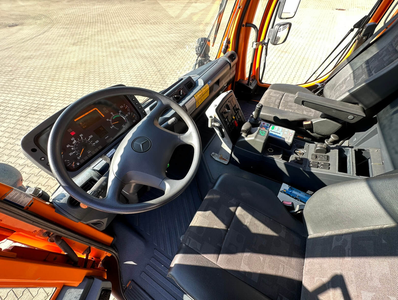 Billenőplatós teherautó Unimog 400 - U400 405 02734 mit Heckkraftheber Mer: 9 kép.