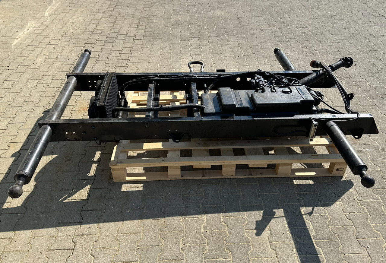Unimog Leistungshydraulik Mercedes-Benz U400 - Keret/ Alváz - Teherautó: 2 kép. Unimog Leistungshydraulik Mercedes-Benz U400 - Keret/ Alváz - Teherautó: 2 kép.