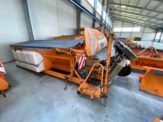 Unimog Salzstreuer Schmidt SAB40-36FR1750 - Homok-/ Sószóró: 2 kép. Unimog Salzstreuer Schmidt SAB40-36FR1750 - Homok-/ Sószóró: 2 kép.