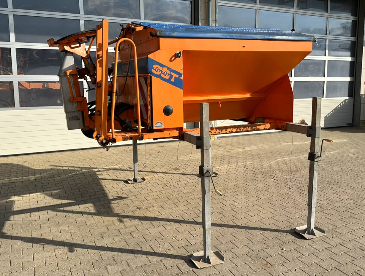 Unimog Salzstreuer Schmidt SST20-TLWH - Homok-/ Sószóró: 3 kép. Unimog Salzstreuer Schmidt SST20-TLWH - Homok-/ Sószóró: 3 kép.