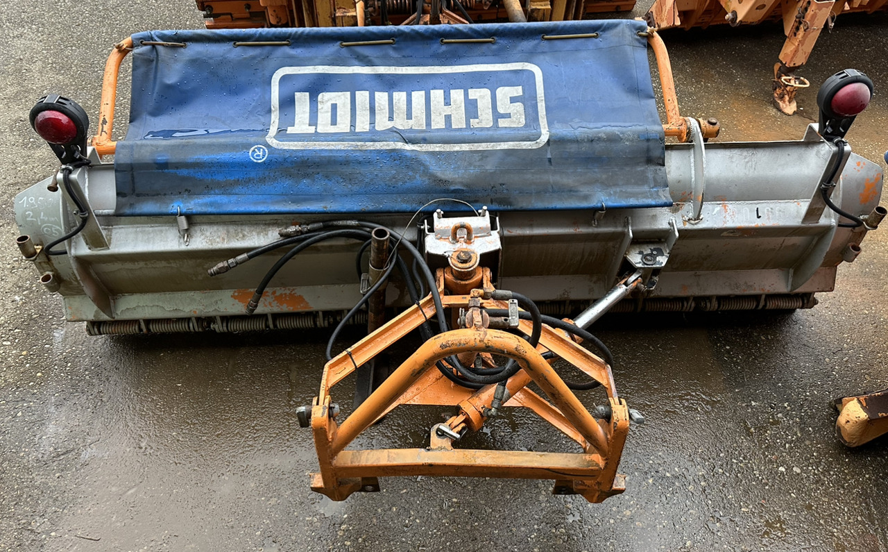 Unimog Schneepflug - Schneeschild Schmidt Micro - Hóeke: 5 kép. Unimog Schneepflug - Schneeschild Schmidt Micro - Hóeke: 5 kép.