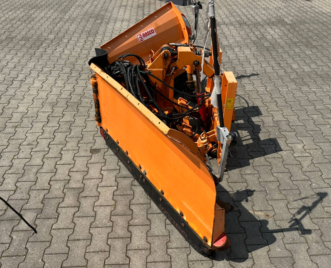 Unimog Schneepflug - Vario Rasco VERTUS 3.2 GB2X3 - Hóeke: 3 kép. Unimog Schneepflug - Vario Rasco VERTUS 3.2 GB2X3 - Hóeke: 3 kép.