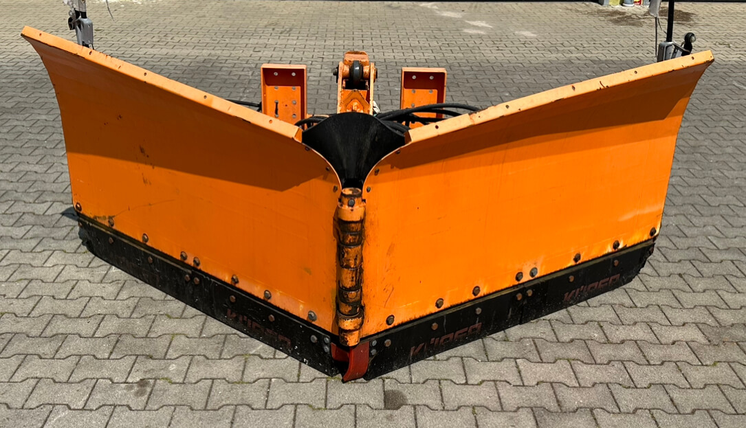 Unimog Schneepflug - Vario Rasco VERTUS 3.2 GB2X3 - Hóeke: 1 kép. Unimog Schneepflug - Vario Rasco VERTUS 3.2 GB2X3 - Hóeke: 1 kép.