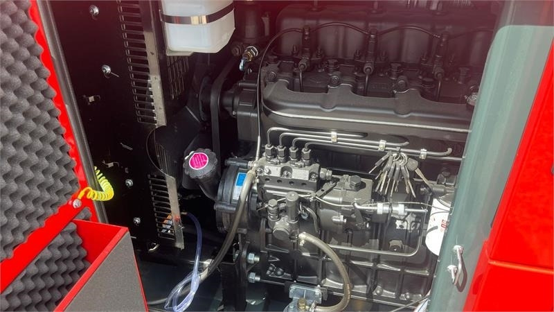 Bauer GFS-40 ATS, 40 kW/50 kVA - Áramfejlesztő: 4 kép. Bauer GFS-40 ATS, 40 kW/50 kVA - Áramfejlesztő: 4 kép.