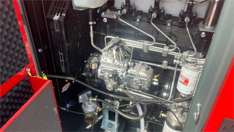 Bauer GFS-50 ATS, 50 kW/62,5 kVA - Áramfejlesztő: 5 kép. Bauer GFS-50 ATS, 50 kW/62,5 kVA - Áramfejlesztő: 5 kép.
