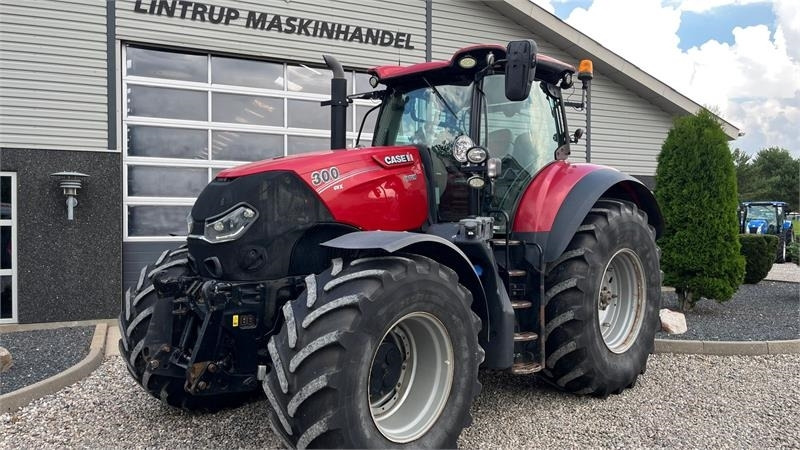 Case IH Optum 300 CVX Med frontlift og læder kabine. - Traktor: 2 kép. Case IH Optum 300 CVX Med frontlift og læder kabine. - Traktor: 2 kép.