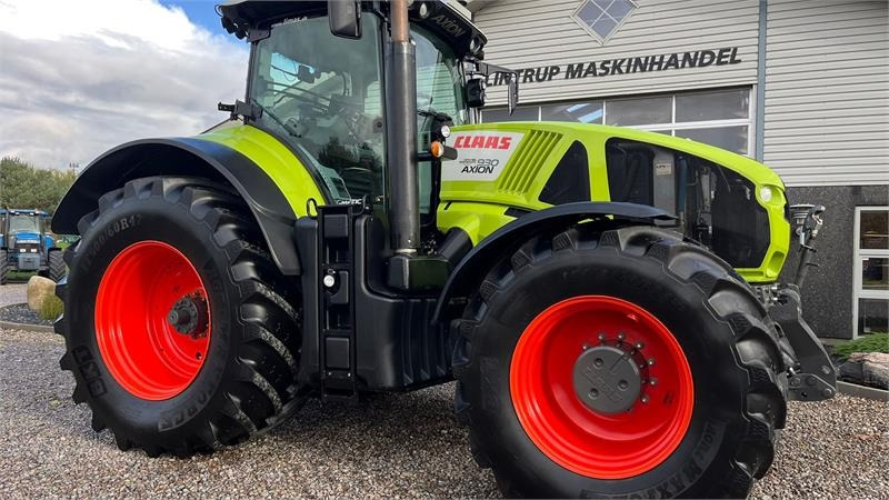Claas Axion 930 CMatic Med næsten nye dæk, frontlift og  - Traktor: 3 kép. Claas Axion 930 CMatic Med næsten nye dæk, frontlift og  - Traktor: 3 kép.