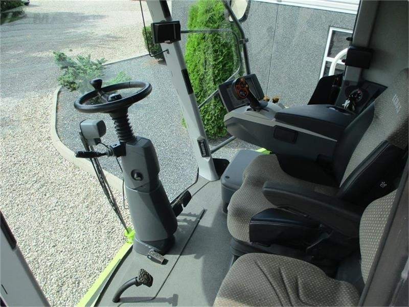 Claas LEXION 750 Gårdmaskine med kun 1480timer og V900 s - Kombájn: 4 kép. Claas LEXION 750 Gårdmaskine med kun 1480timer og V900 s - Kombájn: 4 kép.