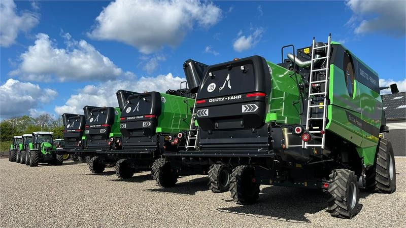 Deutz-fahr 9340 TTV 9340 TTV WARRIOR, New and unused tractor  - Traktor: 3 kép. Deutz-fahr 9340 TTV 9340 TTV WARRIOR, New and unused tractor  - Traktor: 3 kép.