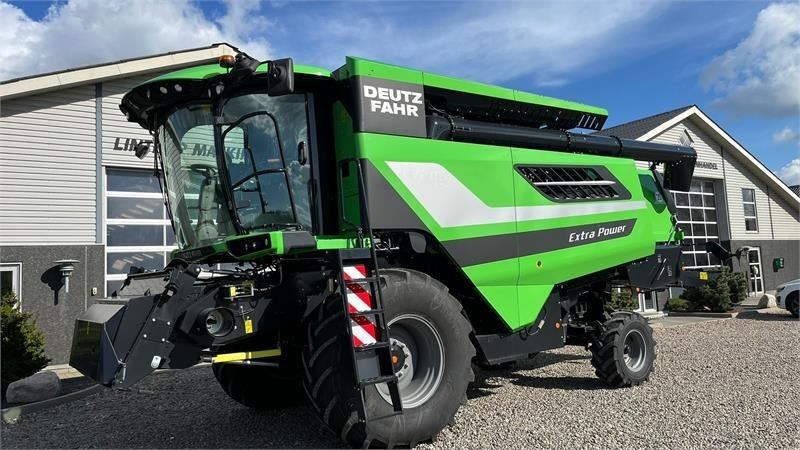 Deutz-fahr C7206 With 24feed - 7.2m header. New and unused Co - Kombájn: 2 kép. Deutz-fahr C7206 With 24feed - 7.2m header. New and unused Co - Kombájn: 2 kép.