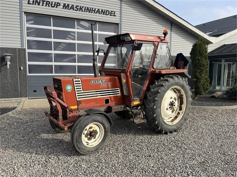 Fiat 680 Med sjælden få timer. - Traktor: 2 kép. Fiat 680 Med sjælden få timer. - Traktor: 2 kép.
