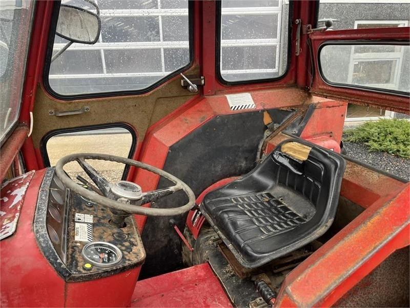 IH 574 handy traktor med servostyring. - Traktor: 4 kép. IH 574 handy traktor med servostyring. - Traktor: 4 kép.
