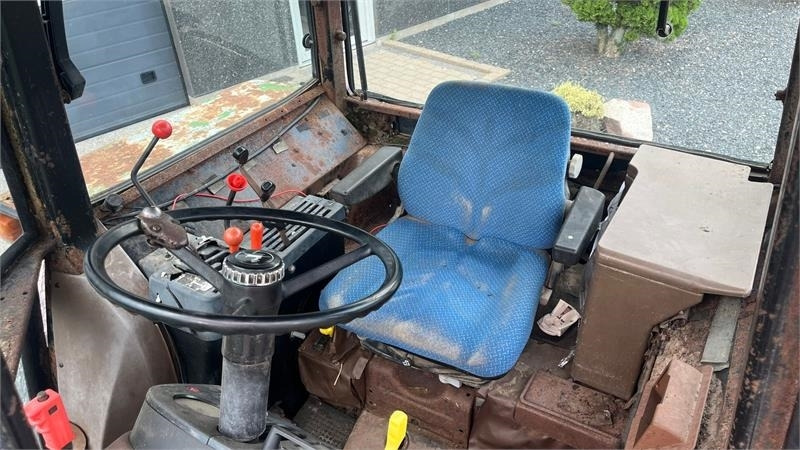 John Deere 3650 Med frontlift - Traktor: 5 kép. John Deere 3650 Med frontlift - Traktor: 5 kép.