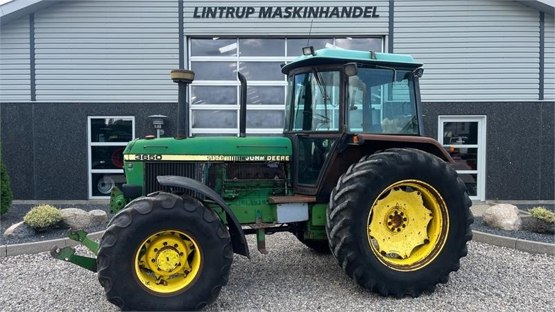 John Deere 3650 Med frontlift - Traktor: 1 kép. John Deere 3650 Med frontlift - Traktor: 1 kép.