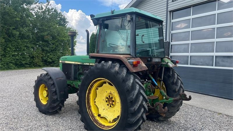 John Deere 3650 Med frontlift - Traktor: 3 kép. John Deere 3650 Med frontlift - Traktor: 3 kép.