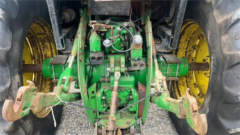 John Deere 4450 med 7,6L motor  - Traktor: 4 kép. John Deere 4450 med 7,6L motor  - Traktor: 4 kép.