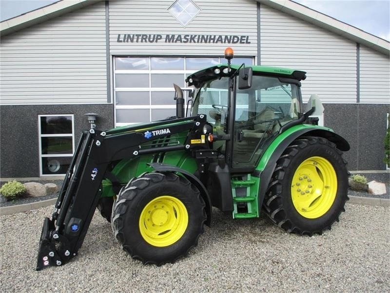 John Deere 6125R AutoPower med frontlæsser - Traktor: 1 kép. John Deere 6125R AutoPower med frontlæsser - Traktor: 1 kép.