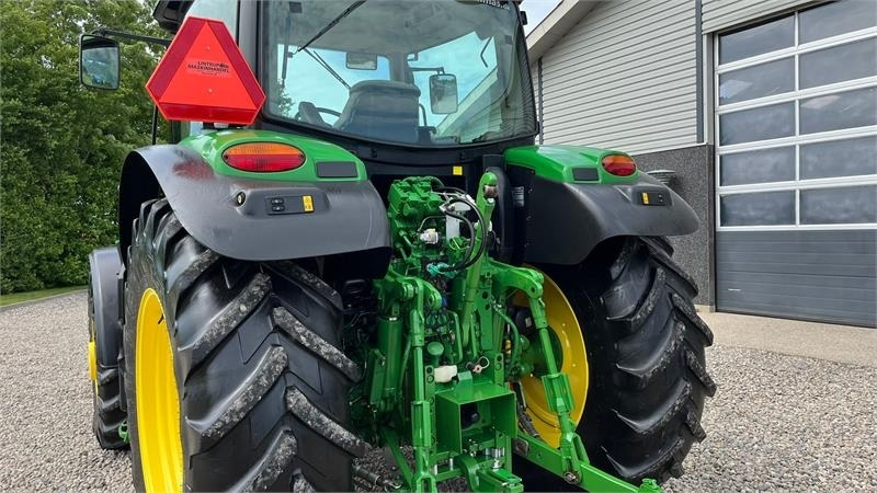 John Deere 6135R Krybegear, frontlift, TLS Affjedret foraksel - Traktor: 3 kép. John Deere 6135R Krybegear, frontlift, TLS Affjedret foraksel - Traktor: 3 kép.
