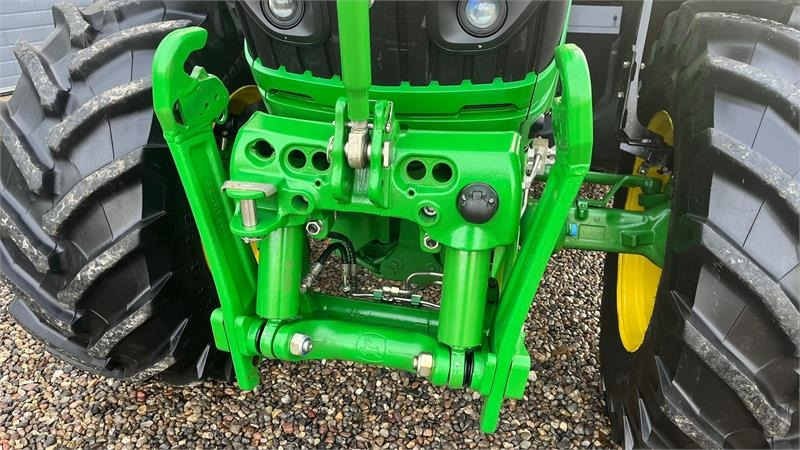 John Deere 6155M KUN 980 timer, med frontlift og evt. GPS - Traktor: 4 kép. John Deere 6155M KUN 980 timer, med frontlift og evt. GPS - Traktor: 4 kép.