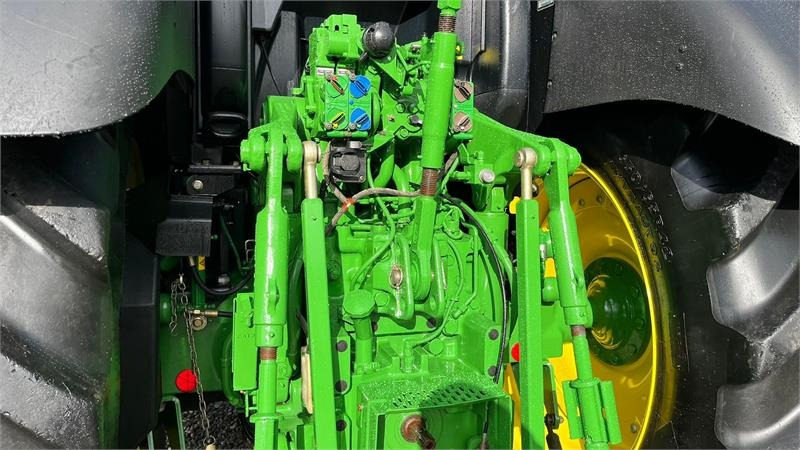 John Deere 6170R AutoPower. Meget velholdt traktor med få tim - Traktor: 4 kép. John Deere 6170R AutoPower. Meget velholdt traktor med få tim - Traktor: 4 kép.