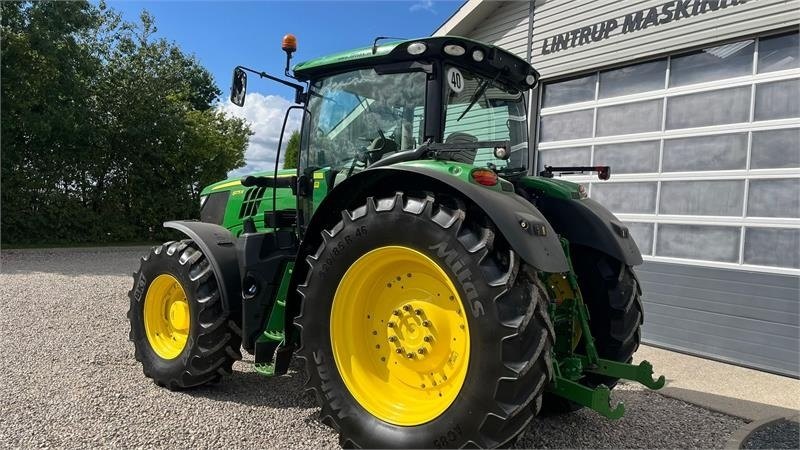 John Deere 6175R Med frontlift og frontPTO samt luft anlæg - Traktor: 3 kép. John Deere 6175R Med frontlift og frontPTO samt luft anlæg - Traktor: 3 kép.
