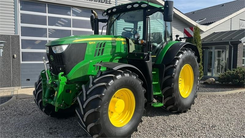 John Deere 6195R Ultimate Edition, CommandPro - Traktor: 5 kép. John Deere 6195R Ultimate Edition, CommandPro - Traktor: 5 kép.