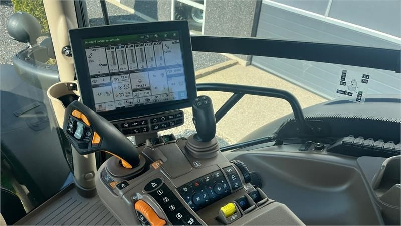John Deere 6195R Ultimate Edition, CommandPro, Meget velholdt - Traktor: 3 kép. John Deere 6195R Ultimate Edition, CommandPro, Meget velholdt - Traktor: 3 kép.